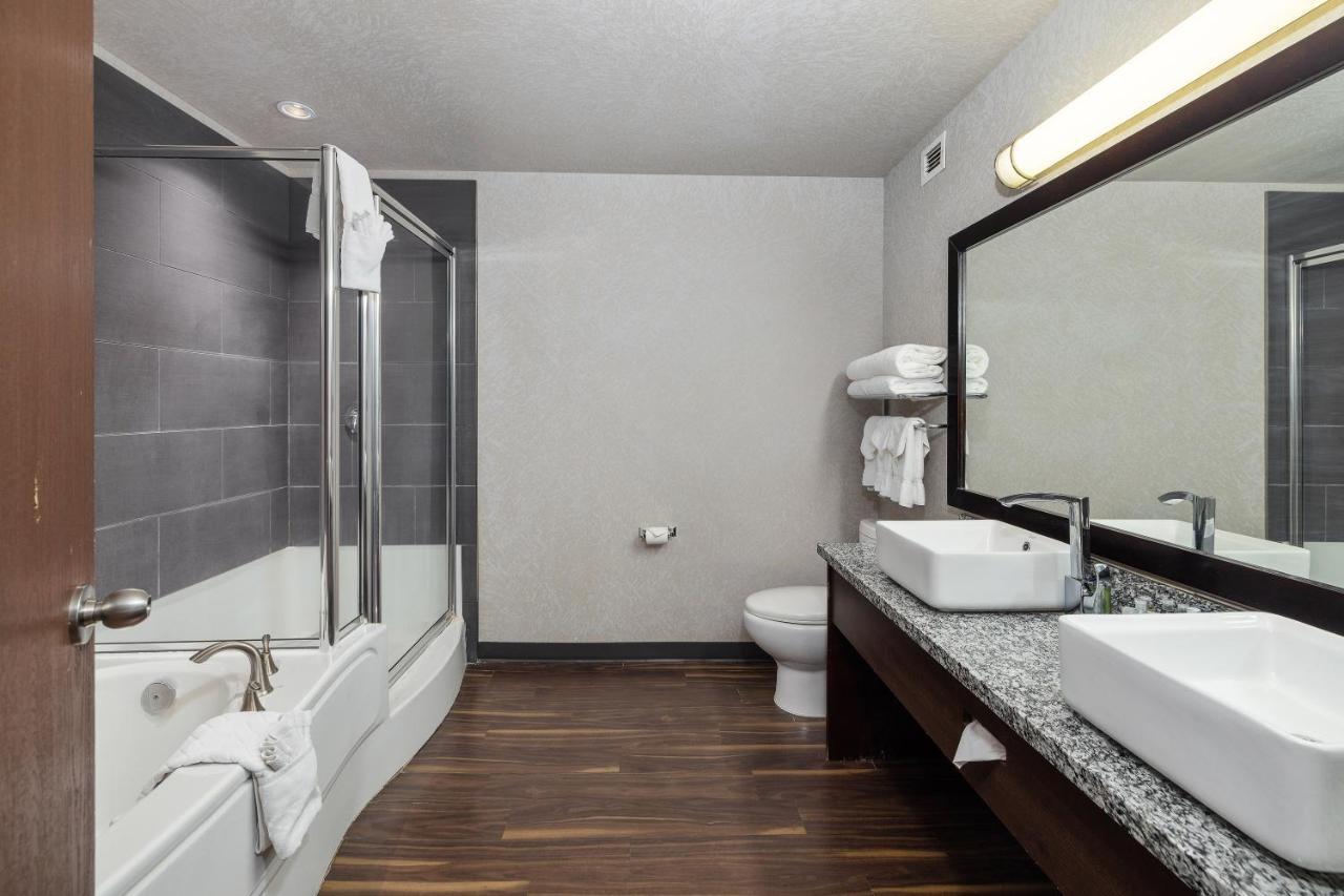Home Inn & Suites Йорктън Екстериор снимка