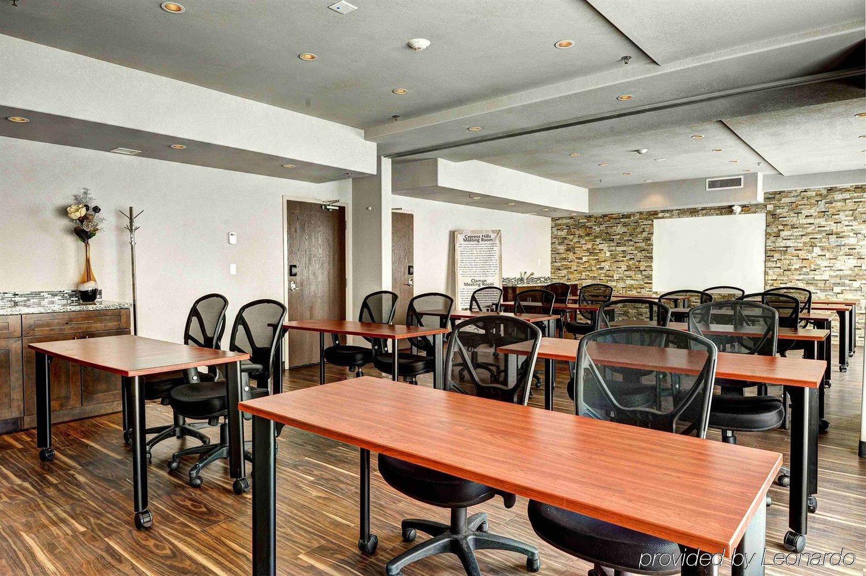 Home Inn & Suites Йорктън Екстериор снимка