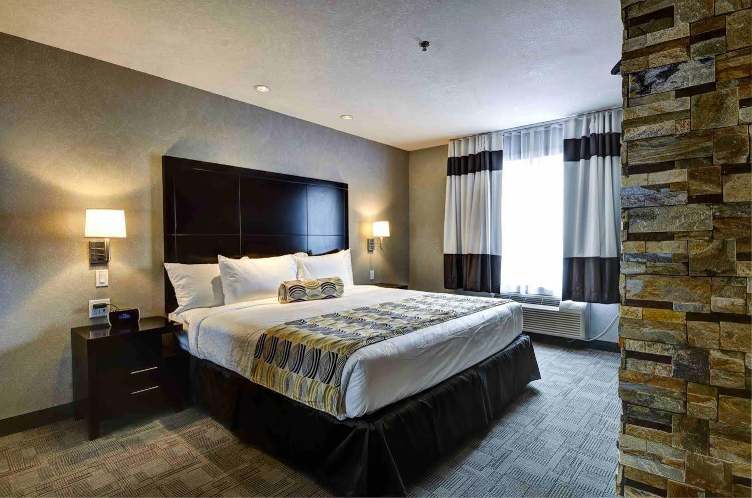 Home Inn & Suites Йорктън Екстериор снимка